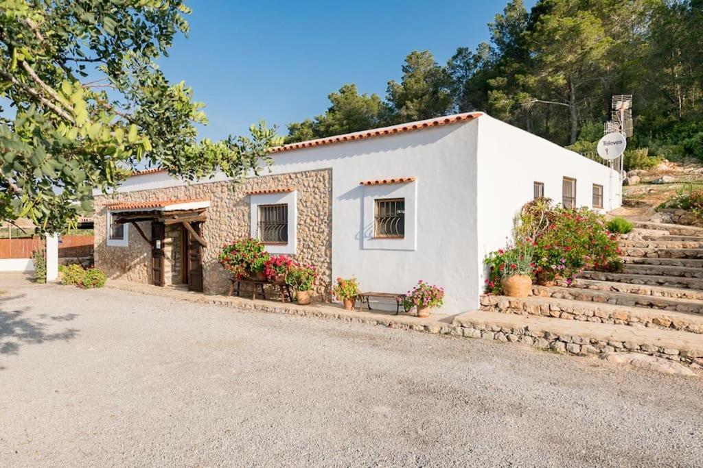 Casa Can Lluc Con Piscina, Jardin Y Vista Al Campo 산트 미켈 데 발란사트 외부 사진