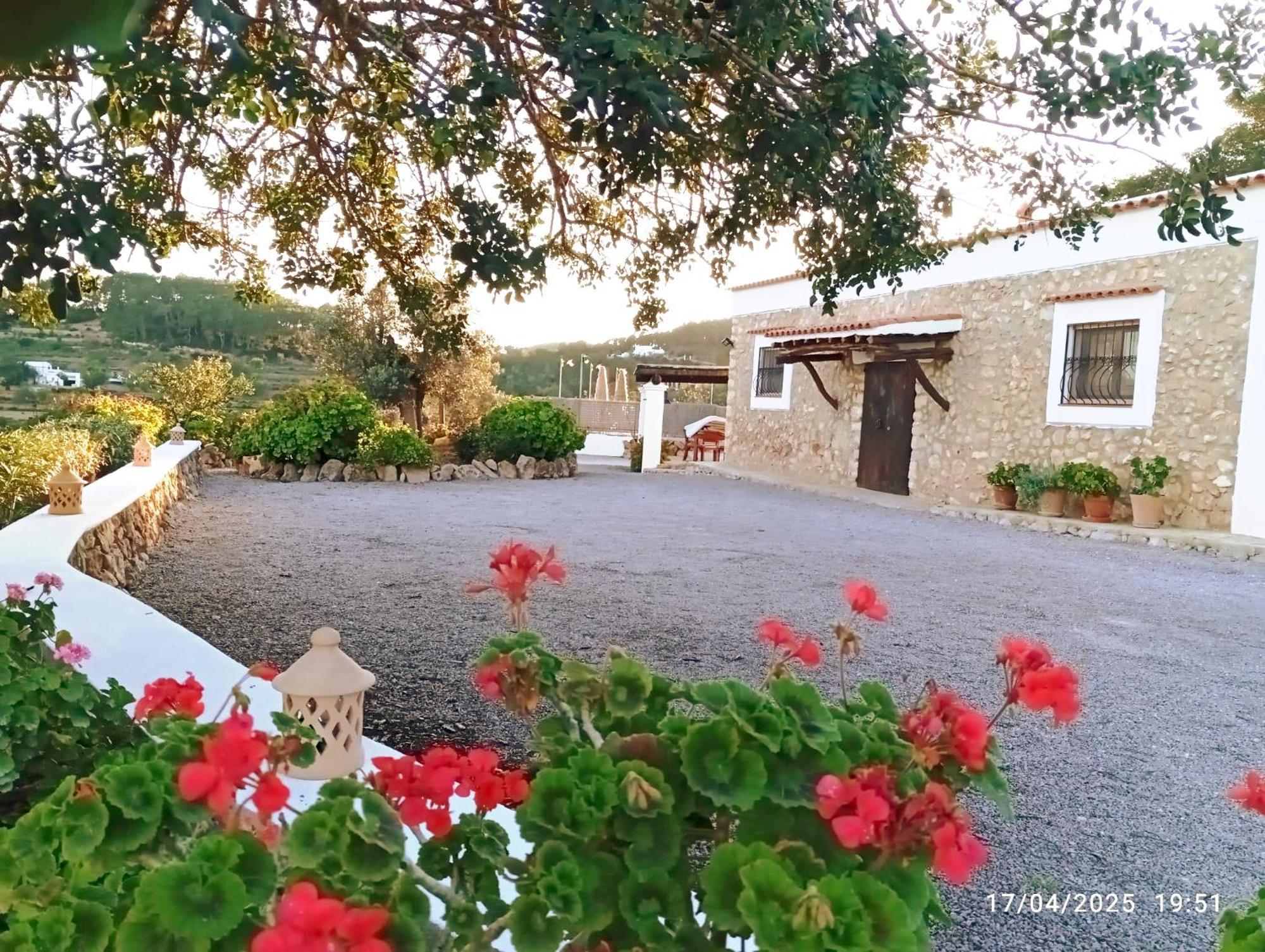 Casa Can Lluc Con Piscina, Jardin Y Vista Al Campo 산트 미켈 데 발란사트 외부 사진